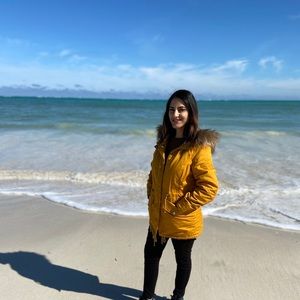 Meet your Posher, Hadia